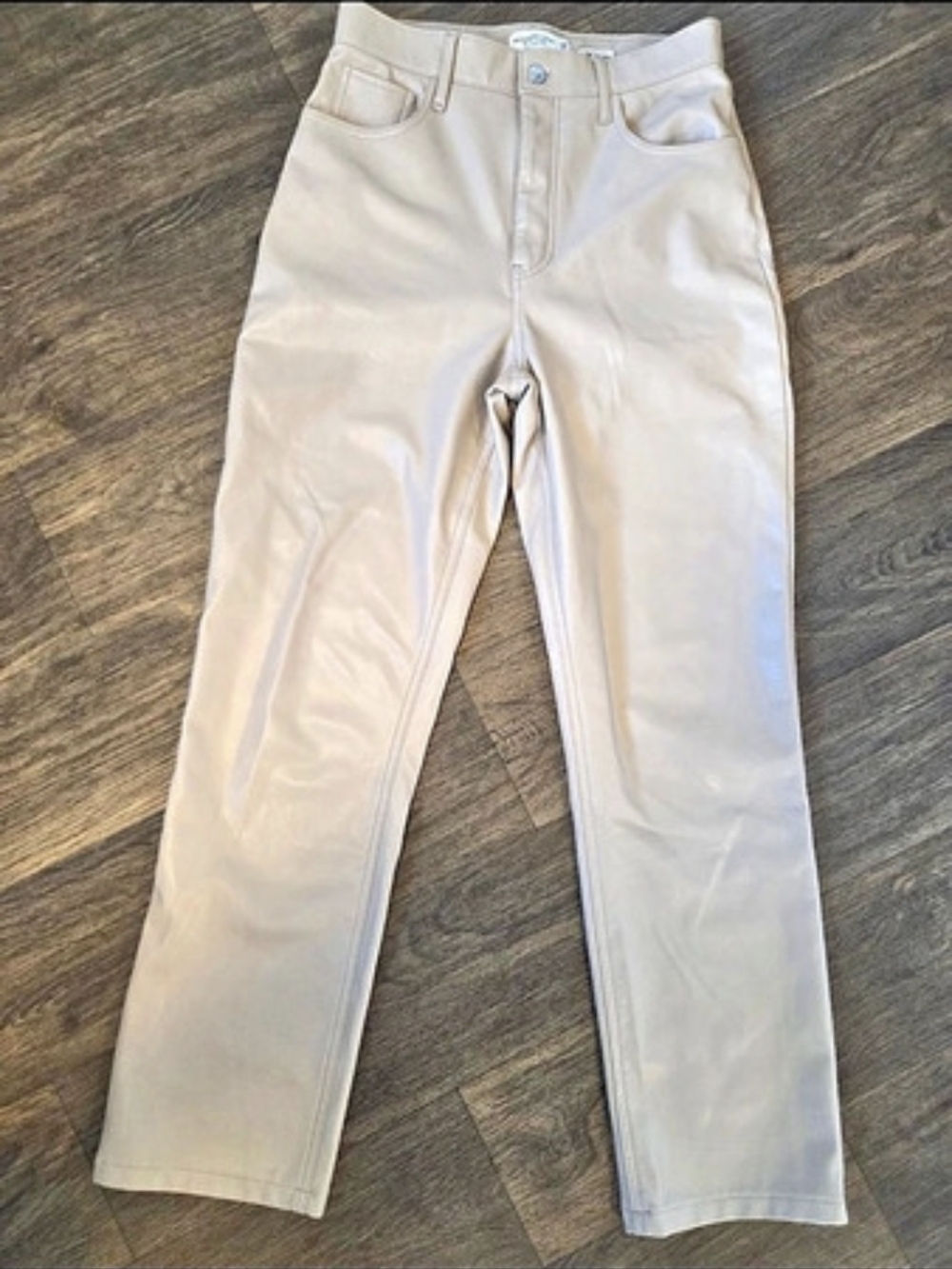 Abercrombie & Fitch The 90s Straight Ultra High Rise Vegan Leather Pants Cream